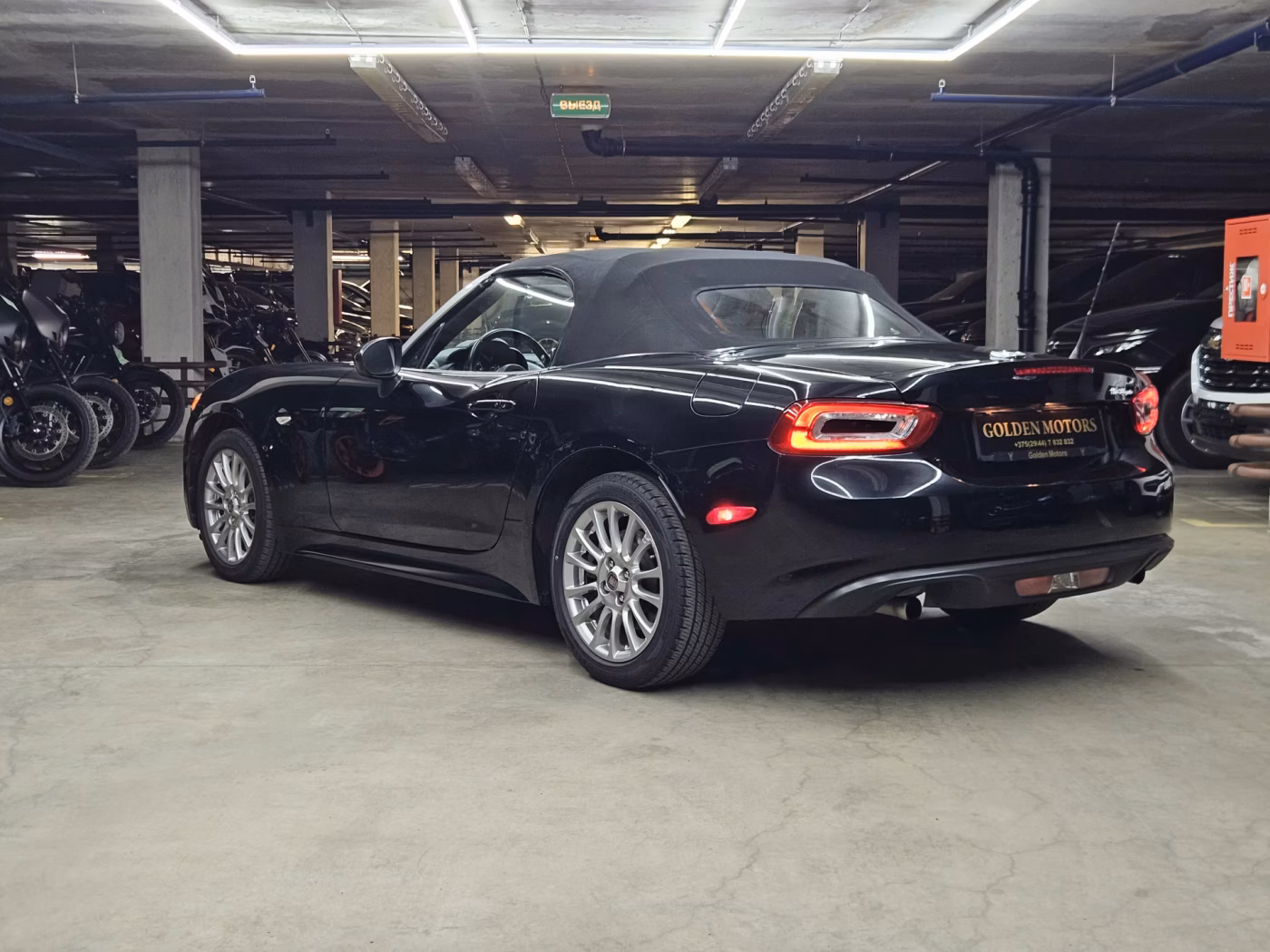 Fiat 124 Spider фото 10