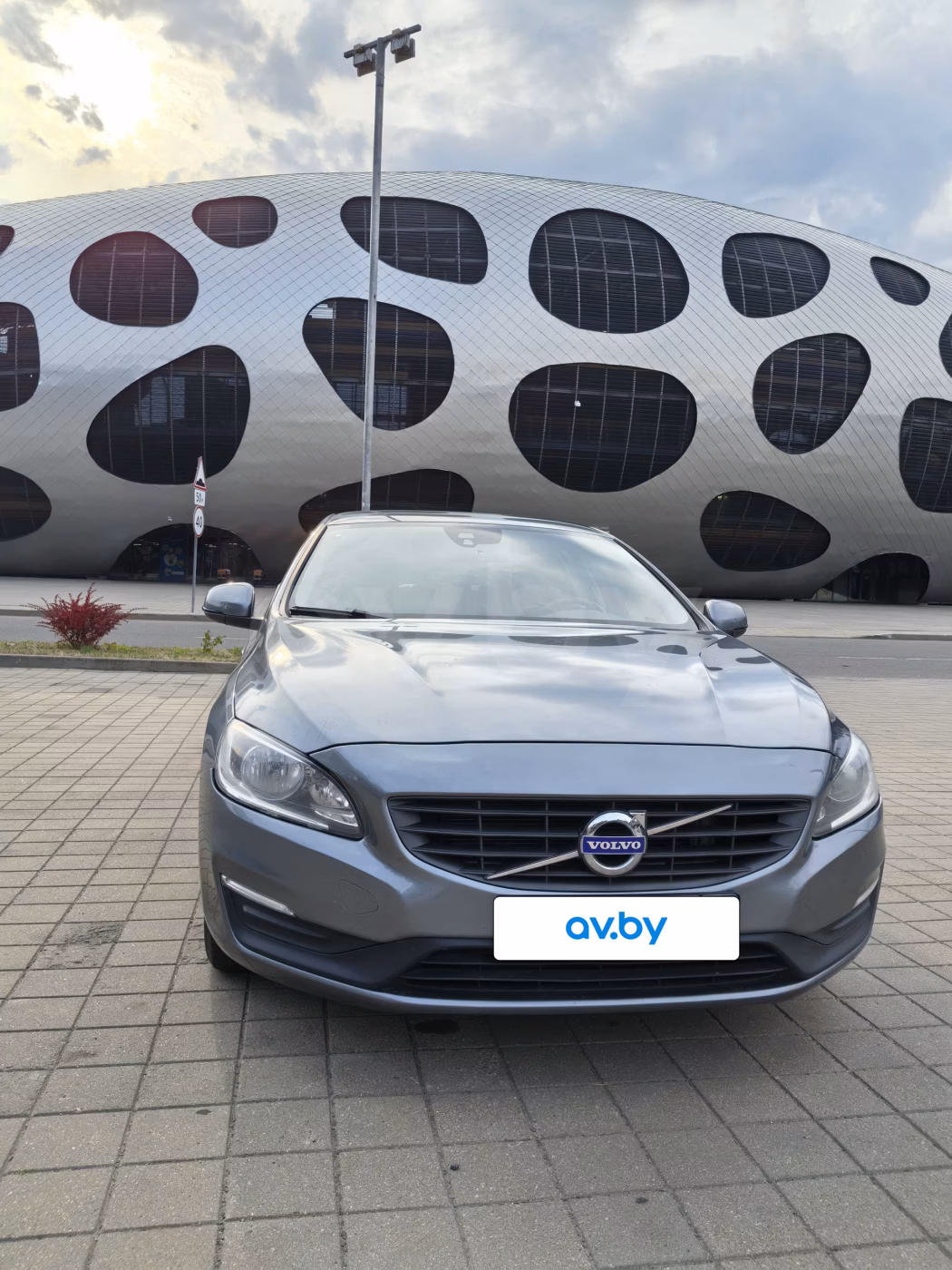 Volvo V60 фото 3
