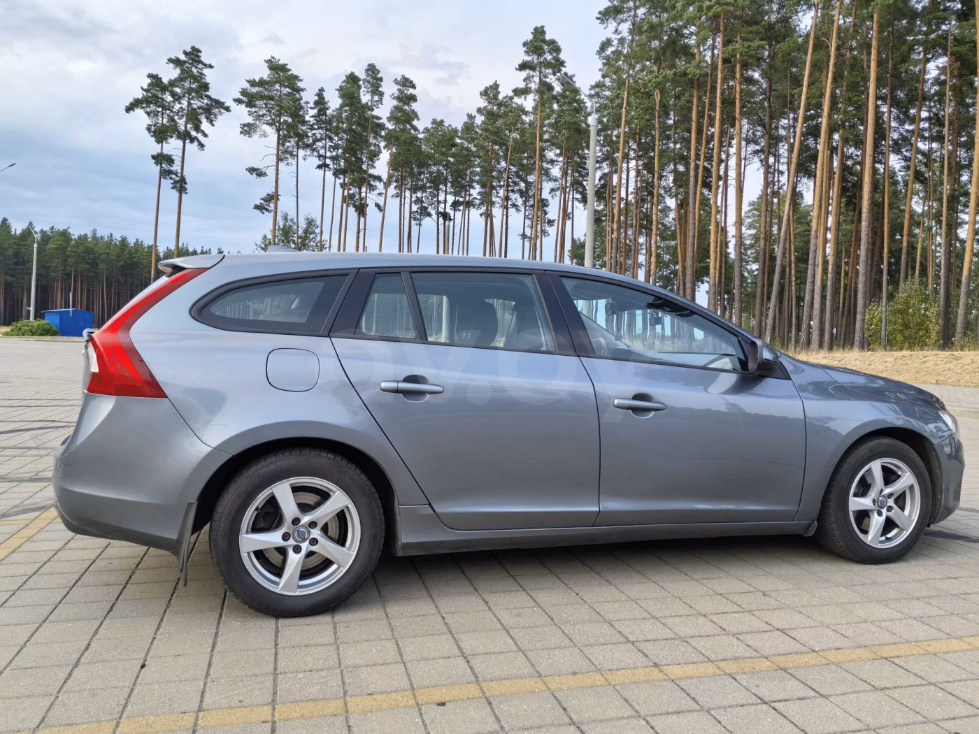 Volvo V60 фото 8