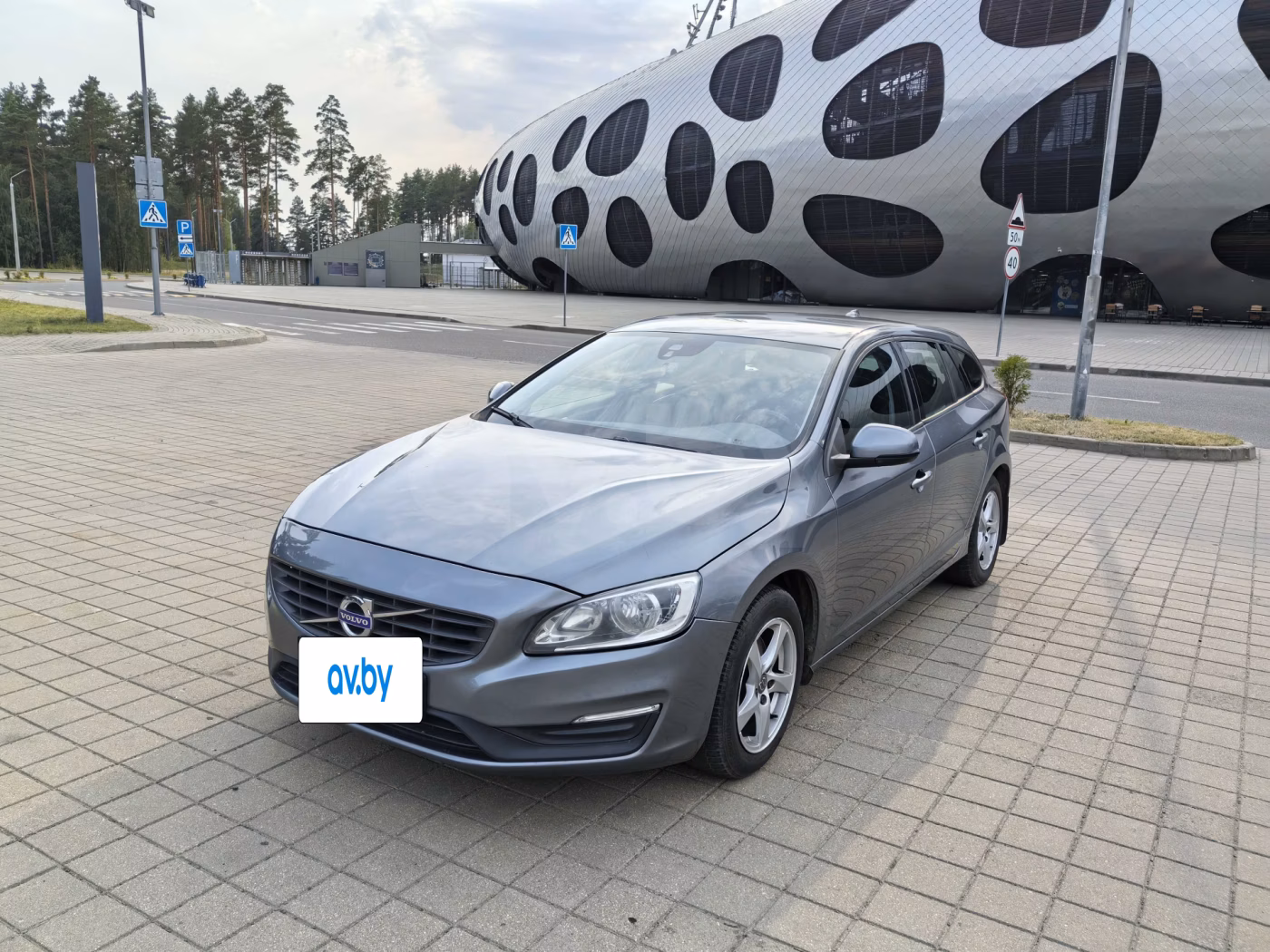Volvo V60 фото 4