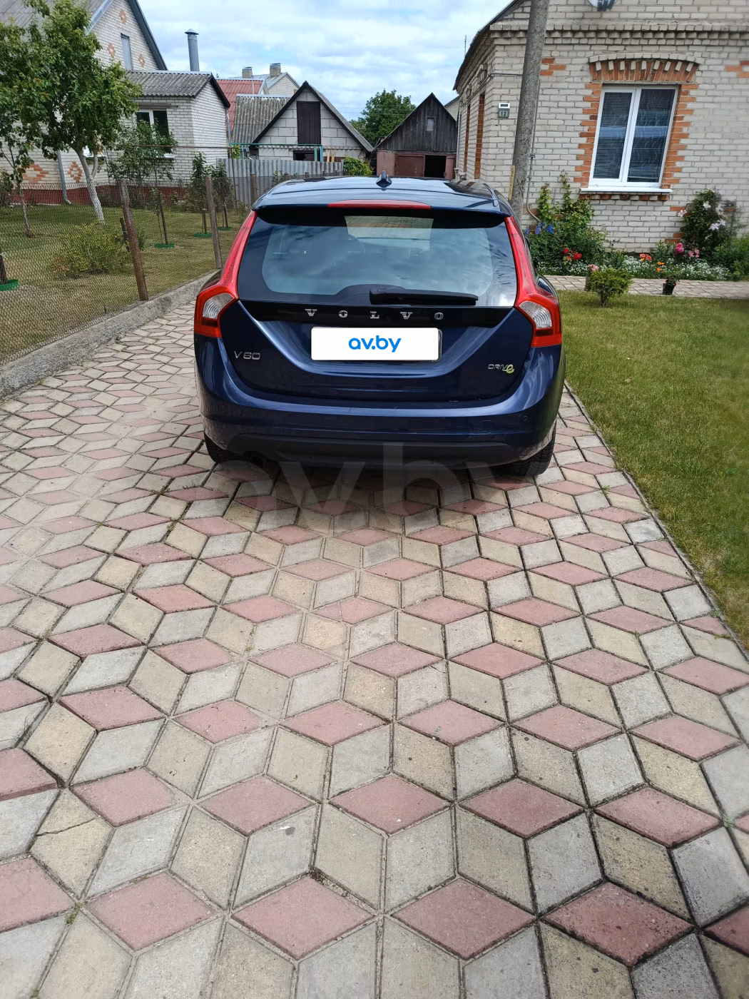 Volvo V60 фото 9