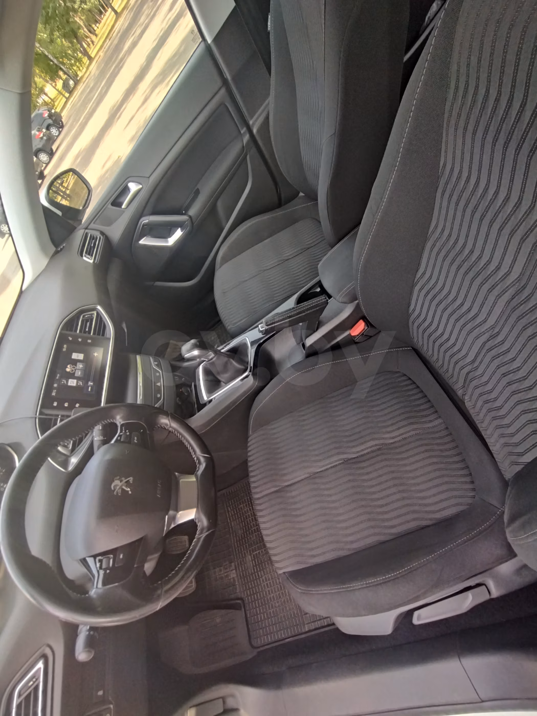 Peugeot 308 фото 12