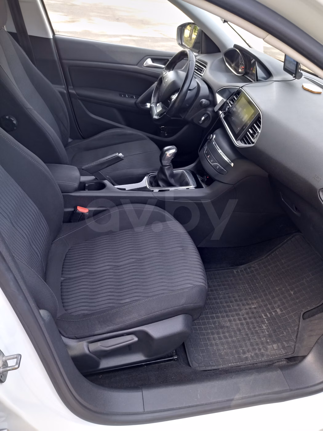 Peugeot 308 фото 8