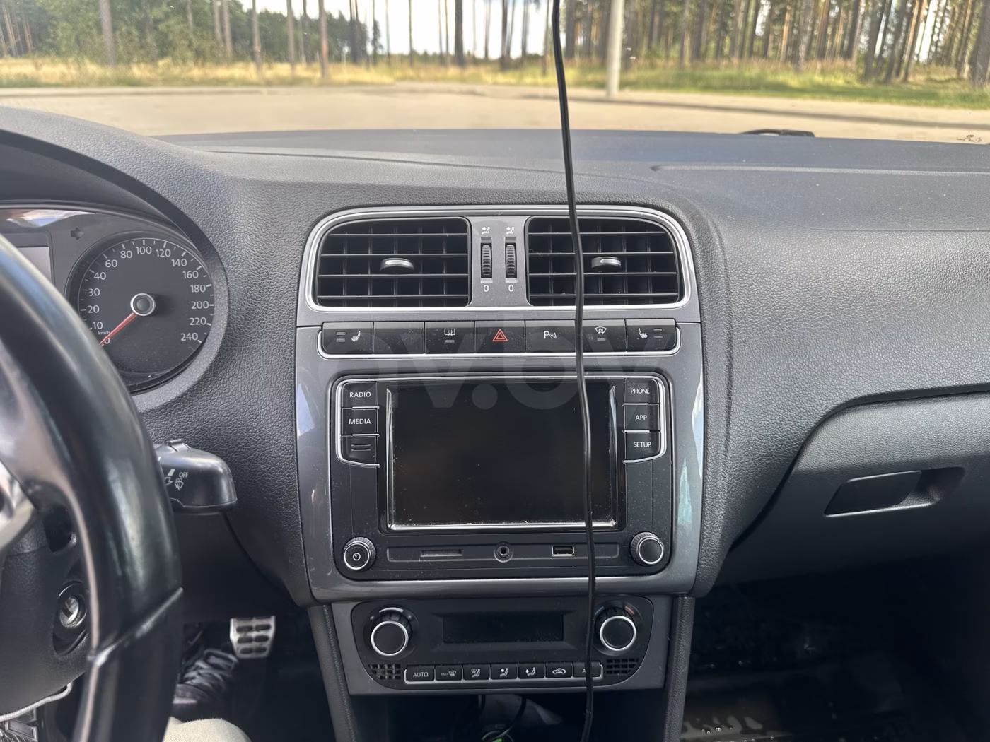 Volkswagen Polo Sedan фото 5