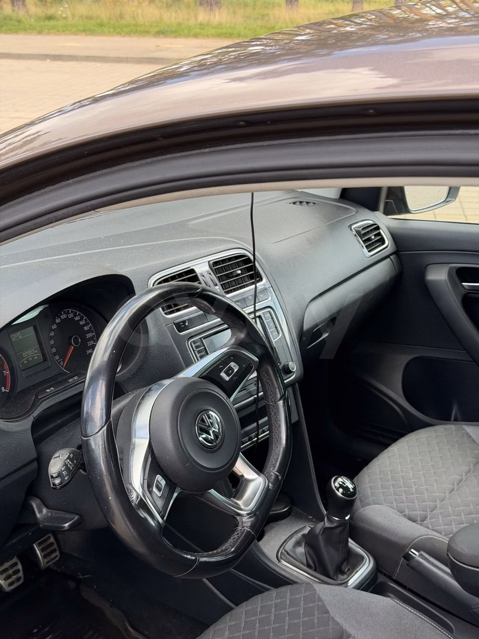 Volkswagen Polo Sedan фото 6