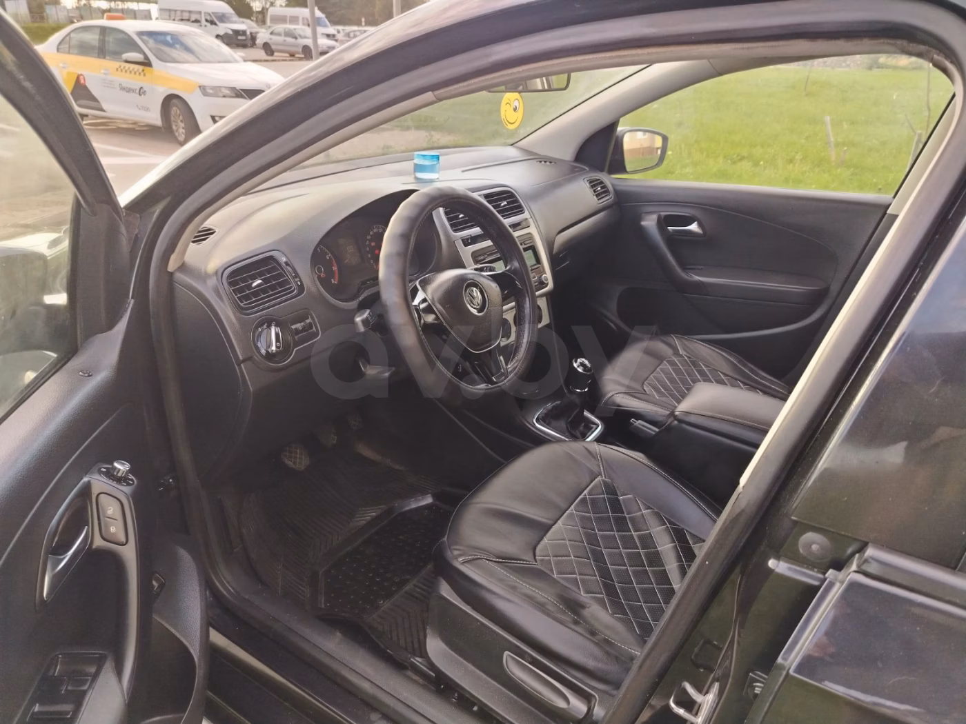 Volkswagen Polo Sedan фото 10