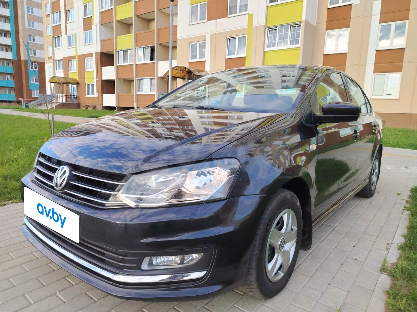 Volkswagen Polo Sedan фото 9