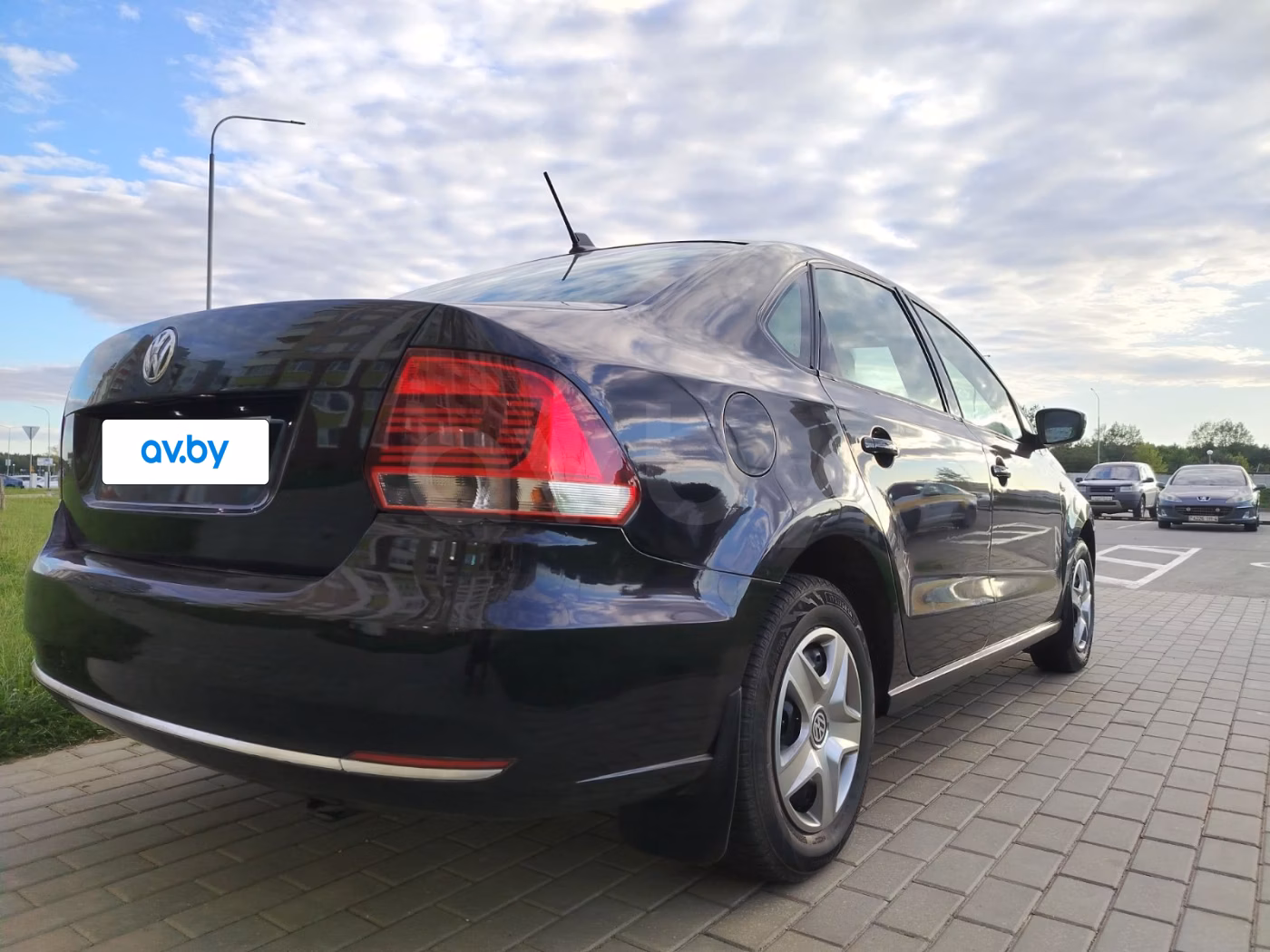 Volkswagen Polo Sedan фото 11