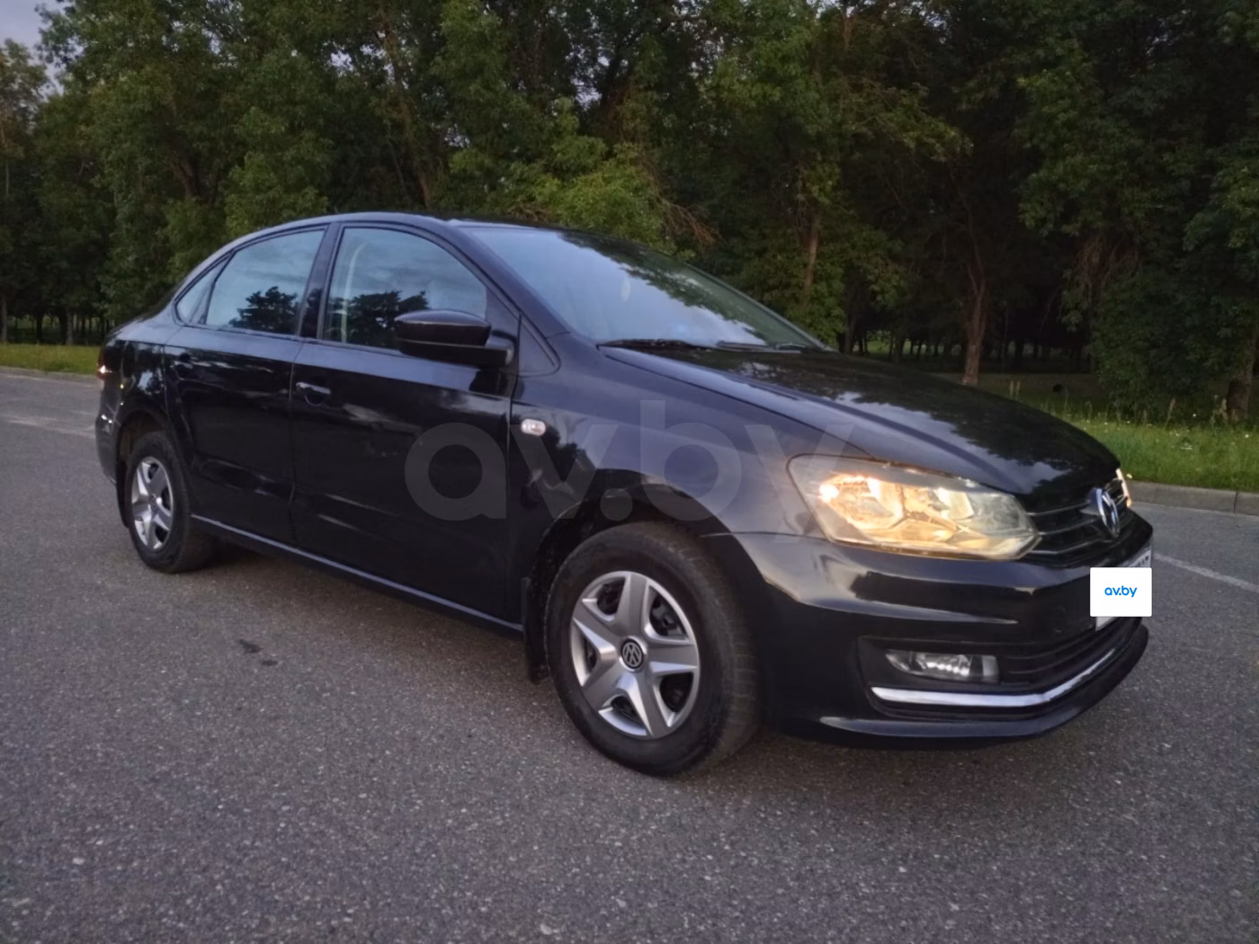 Volkswagen Polo Sedan фото 3