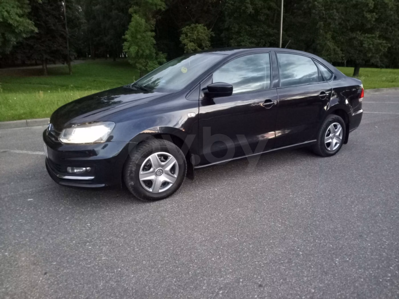 Volkswagen Polo Sedan фото 5