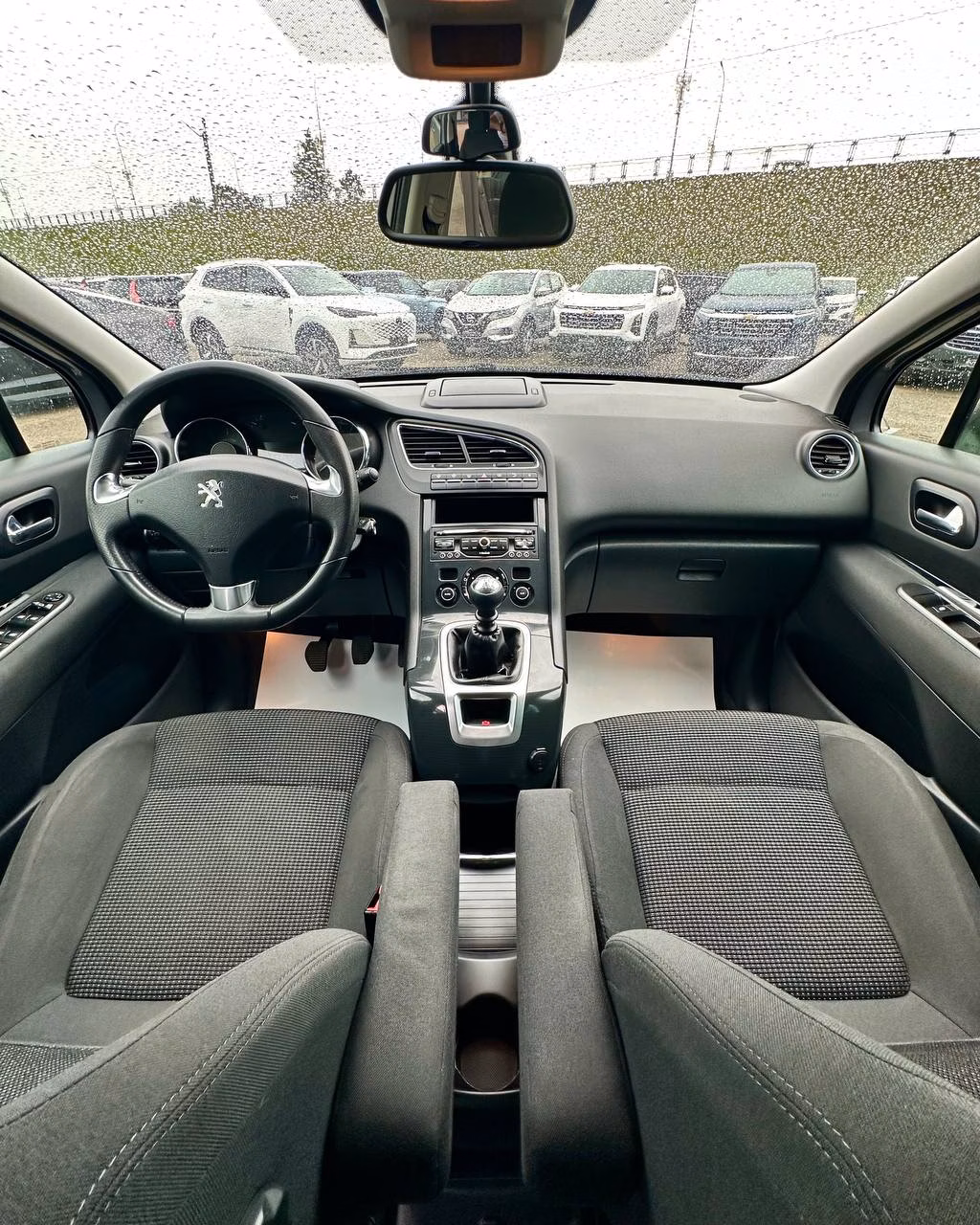 Peugeot 5008 фото 9