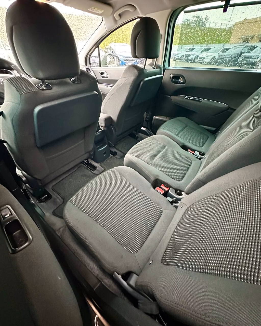 Peugeot 5008 фото 18