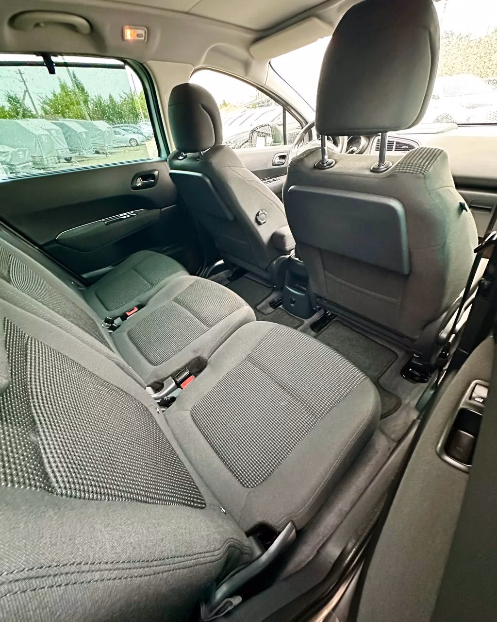 Peugeot 5008 фото 19