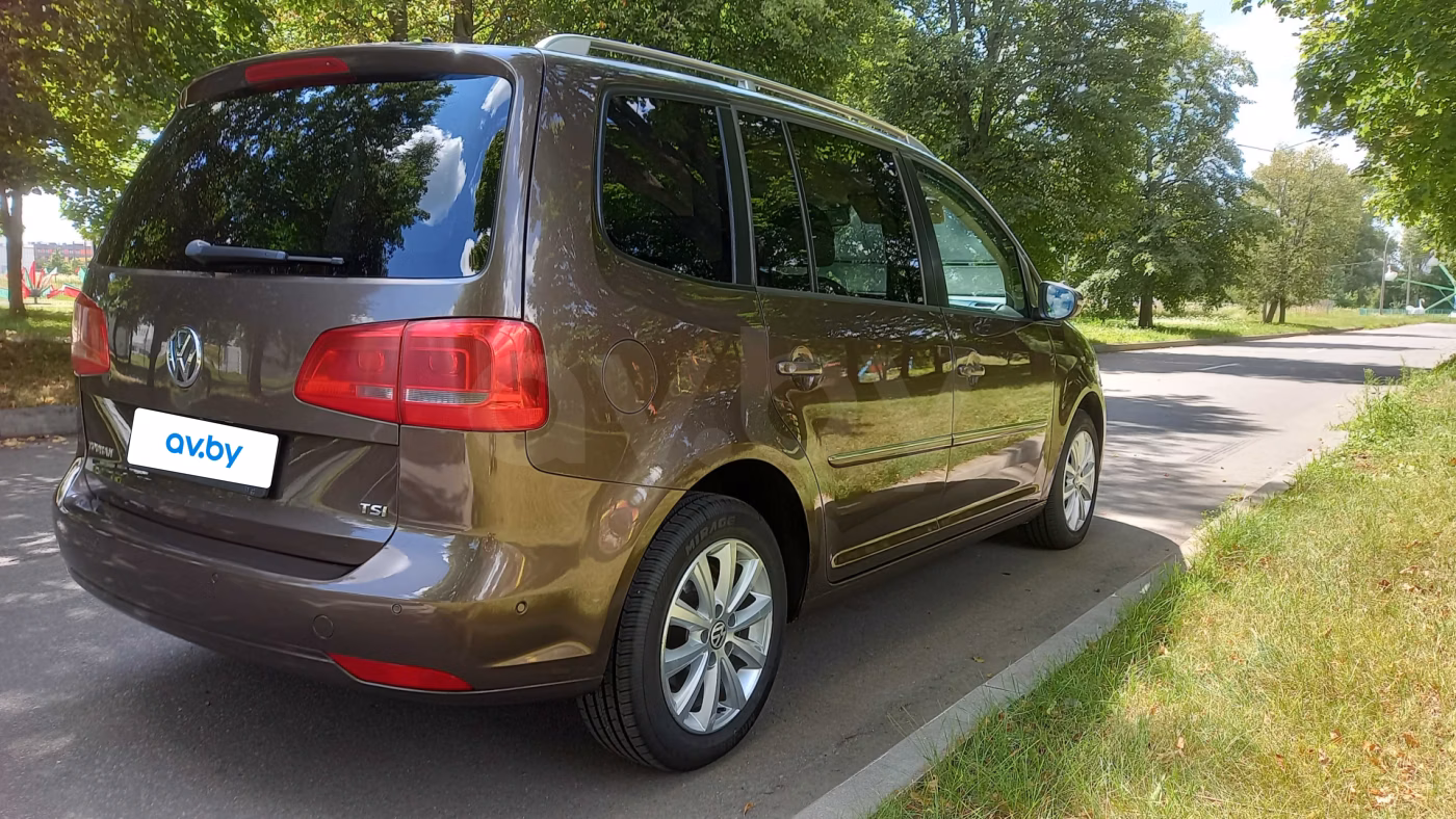 Volkswagen Touran фото 6
