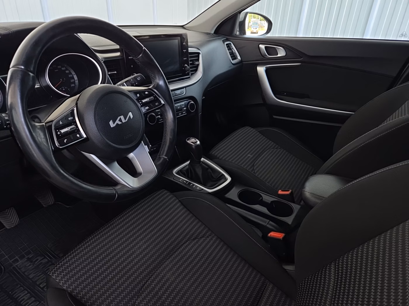 Kia Cee'd фото 12