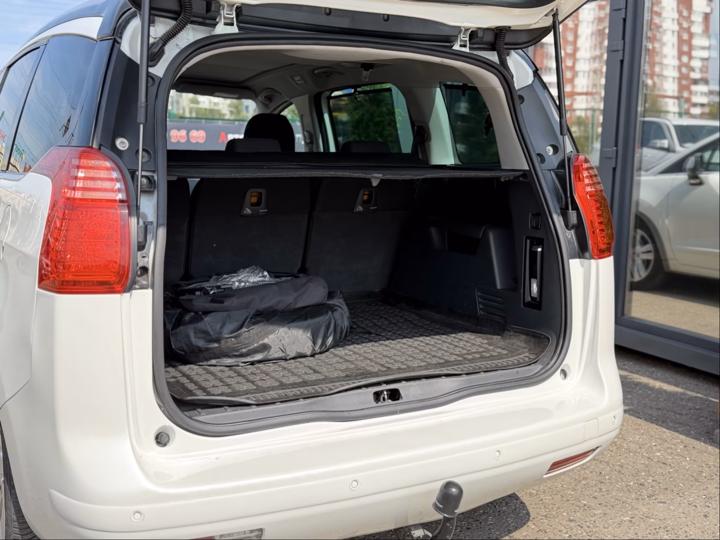 Peugeot 5008 фото 12