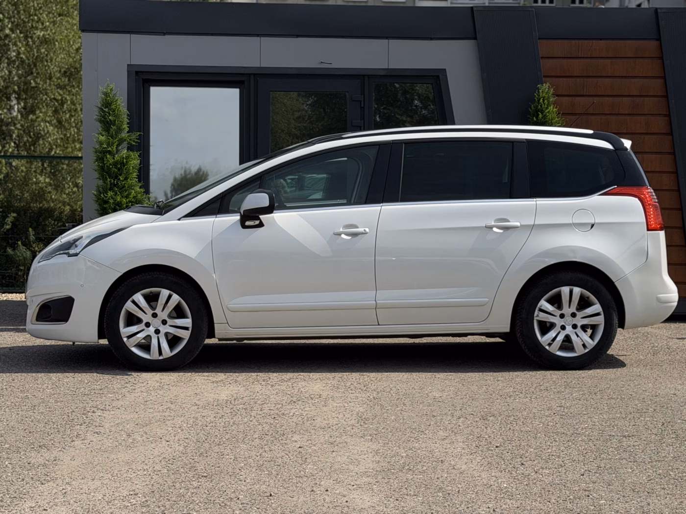 Peugeot 5008 фото 6