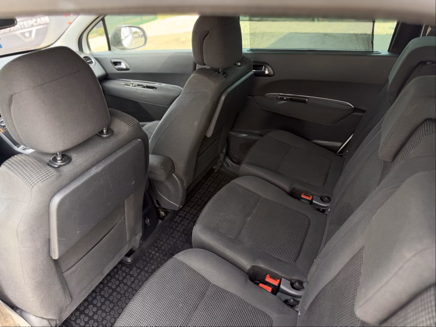 Peugeot 5008 фото 11