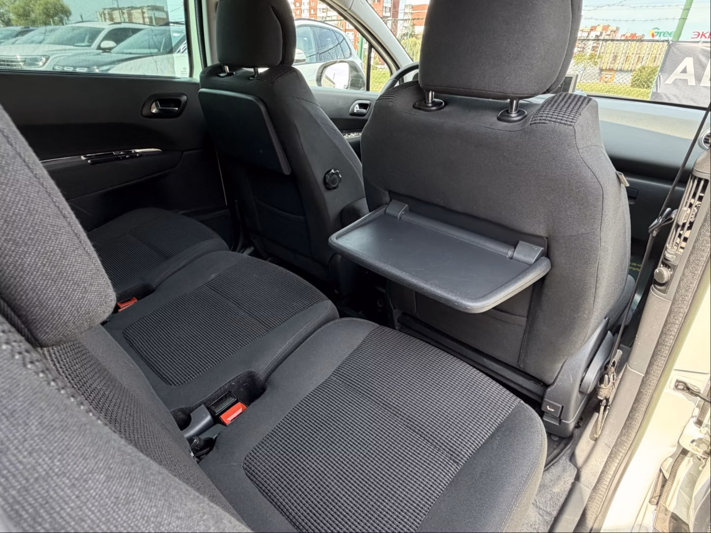 Peugeot 5008 фото 13