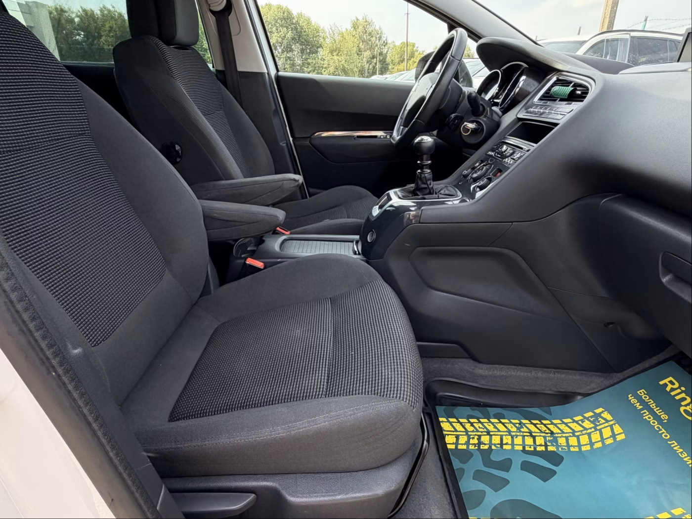 Peugeot 5008 фото 14