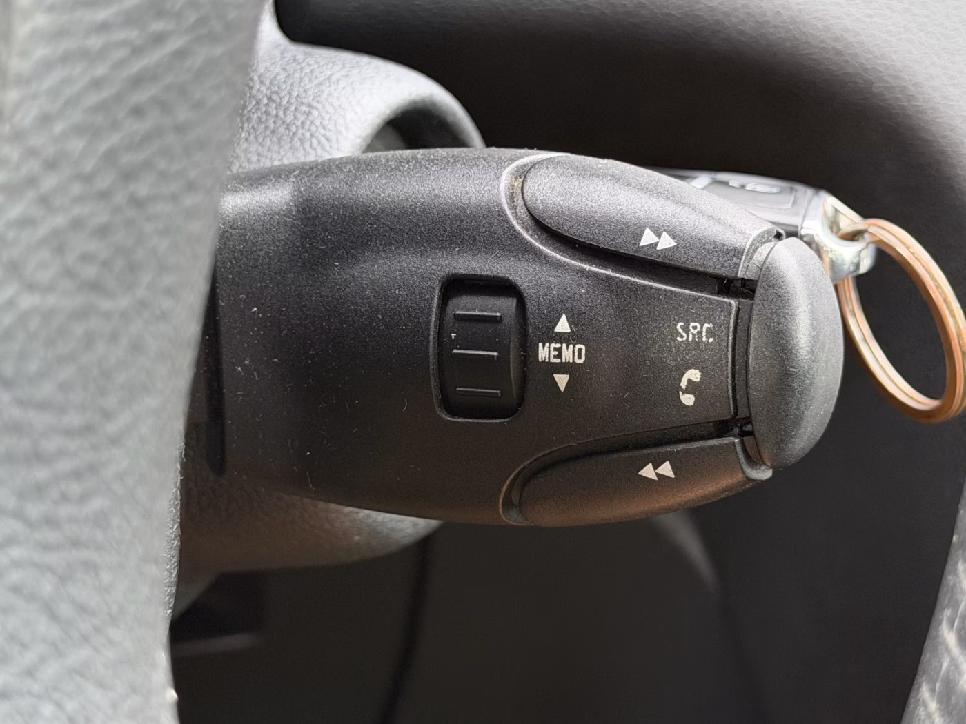 Peugeot 5008 фото 17