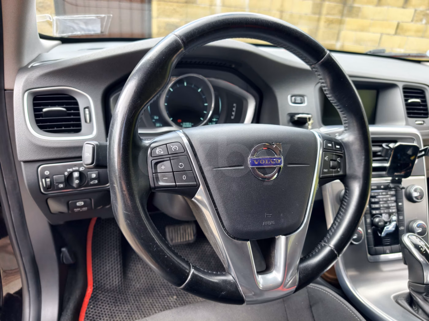 Volvo S60 фото 14