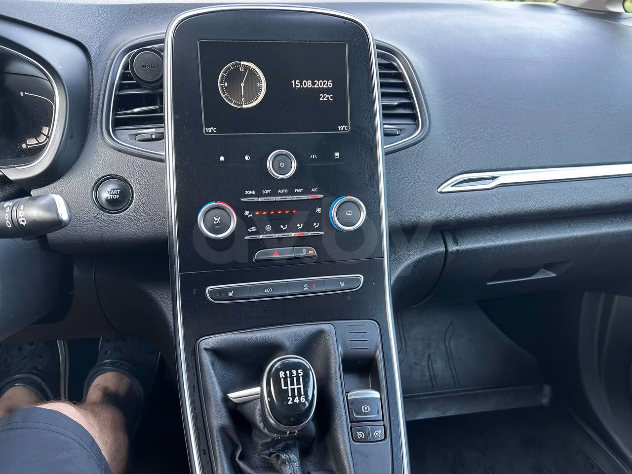 Renault Grand Scenic фото 16