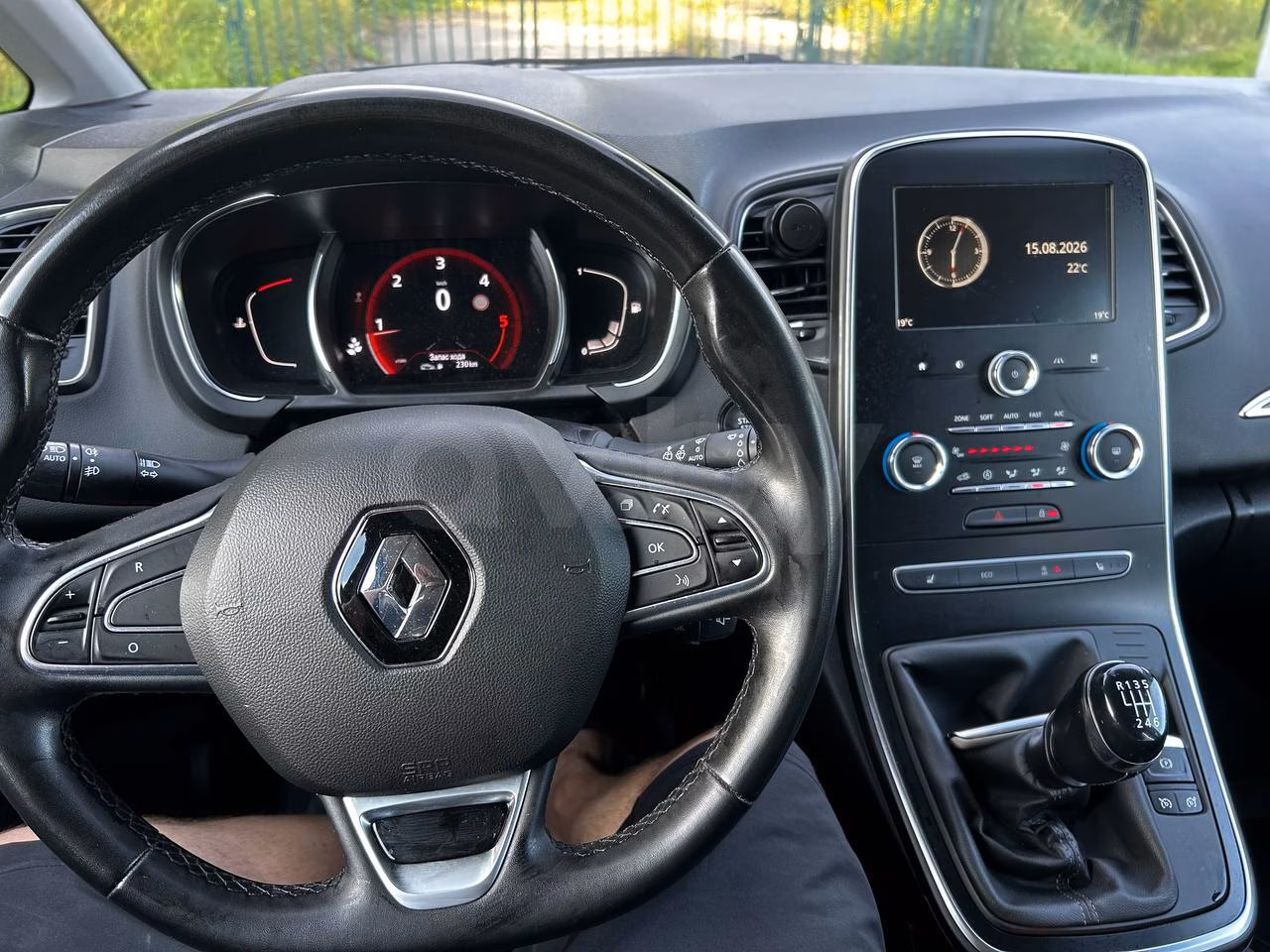 Renault Grand Scenic фото 13