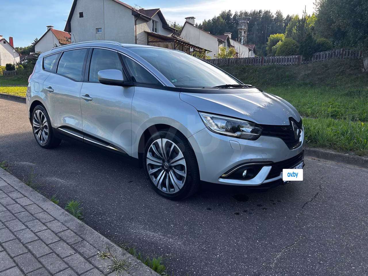 Renault Grand Scenic фото 11