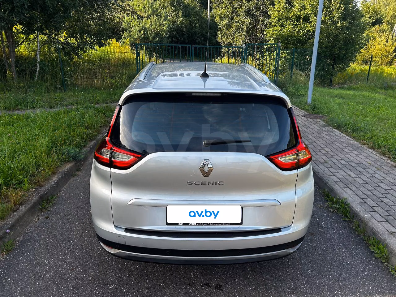 Renault Grand Scenic фото 10