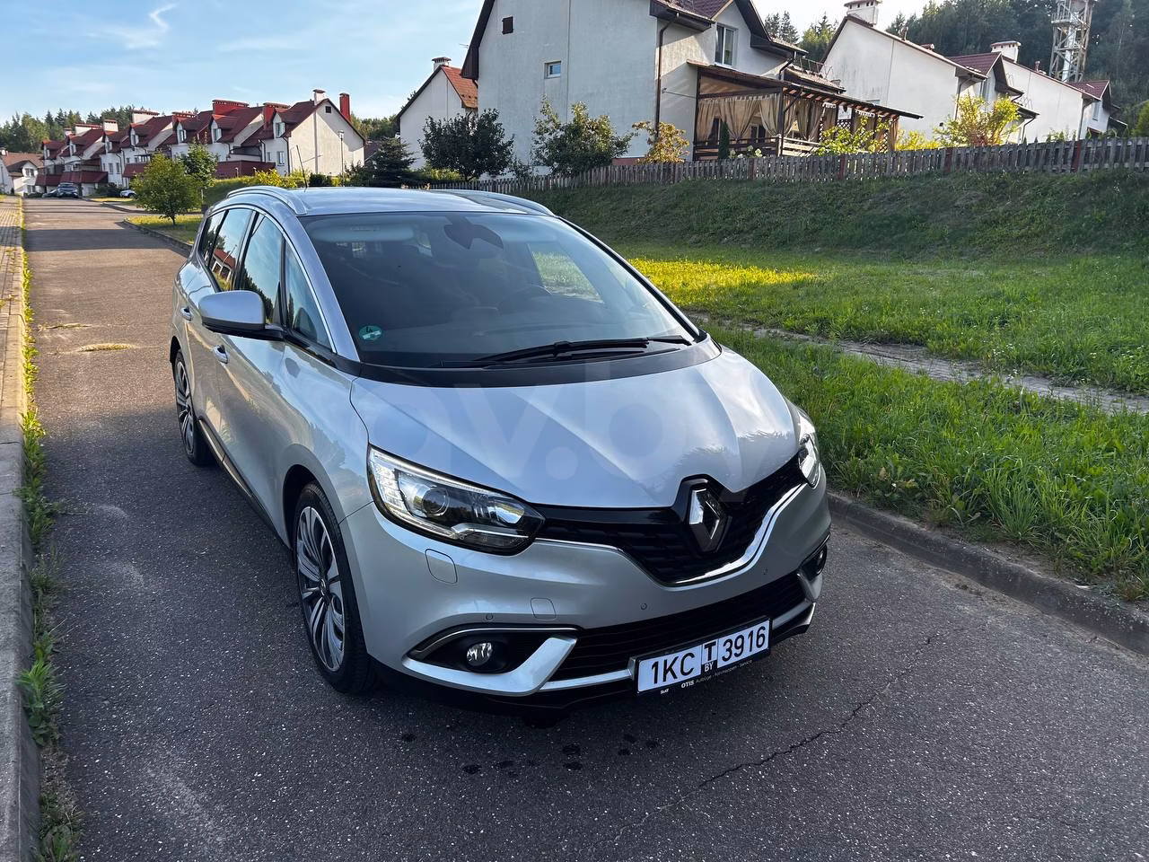 Renault Grand Scenic фото 8