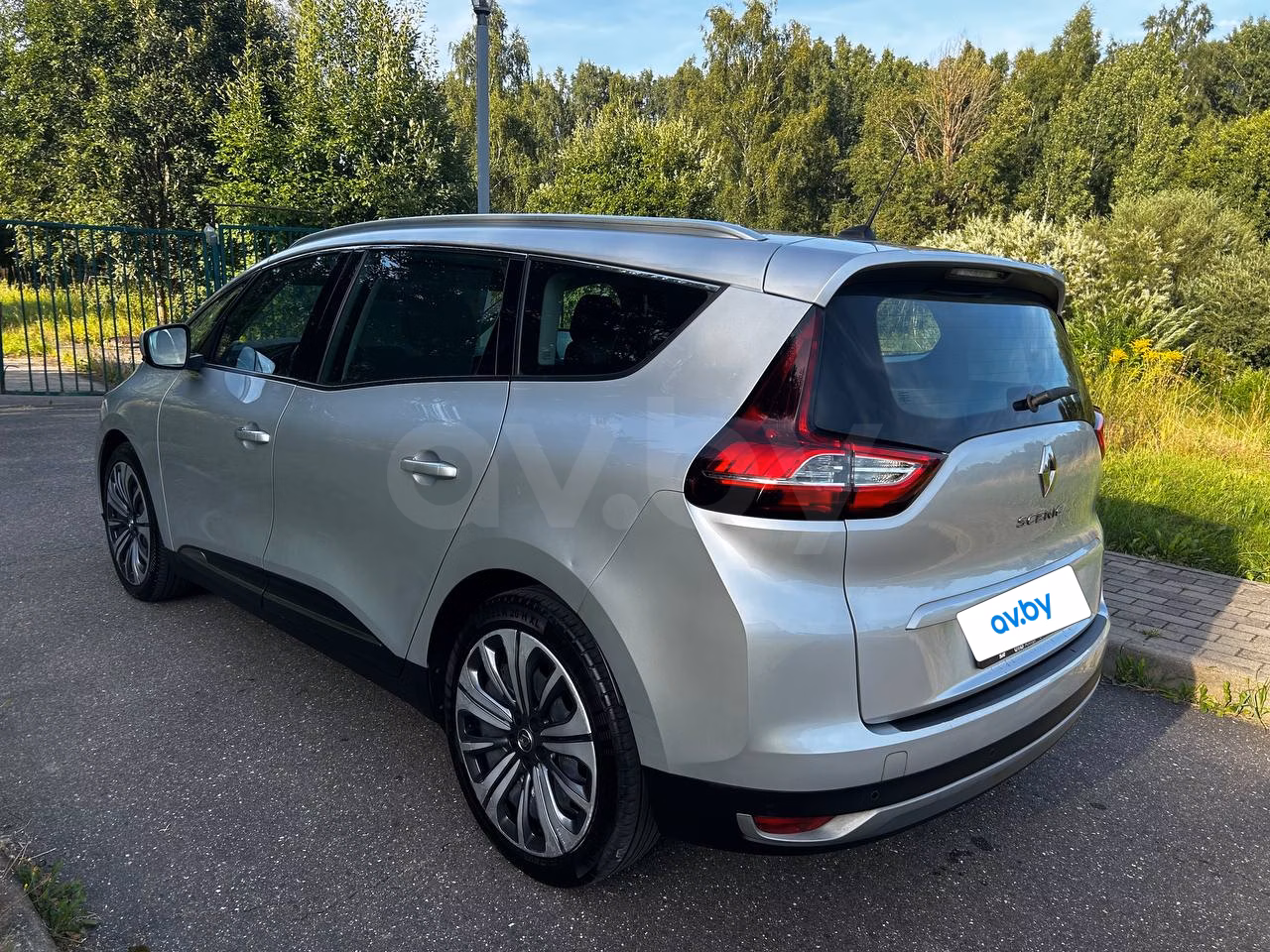 Renault Grand Scenic фото 12