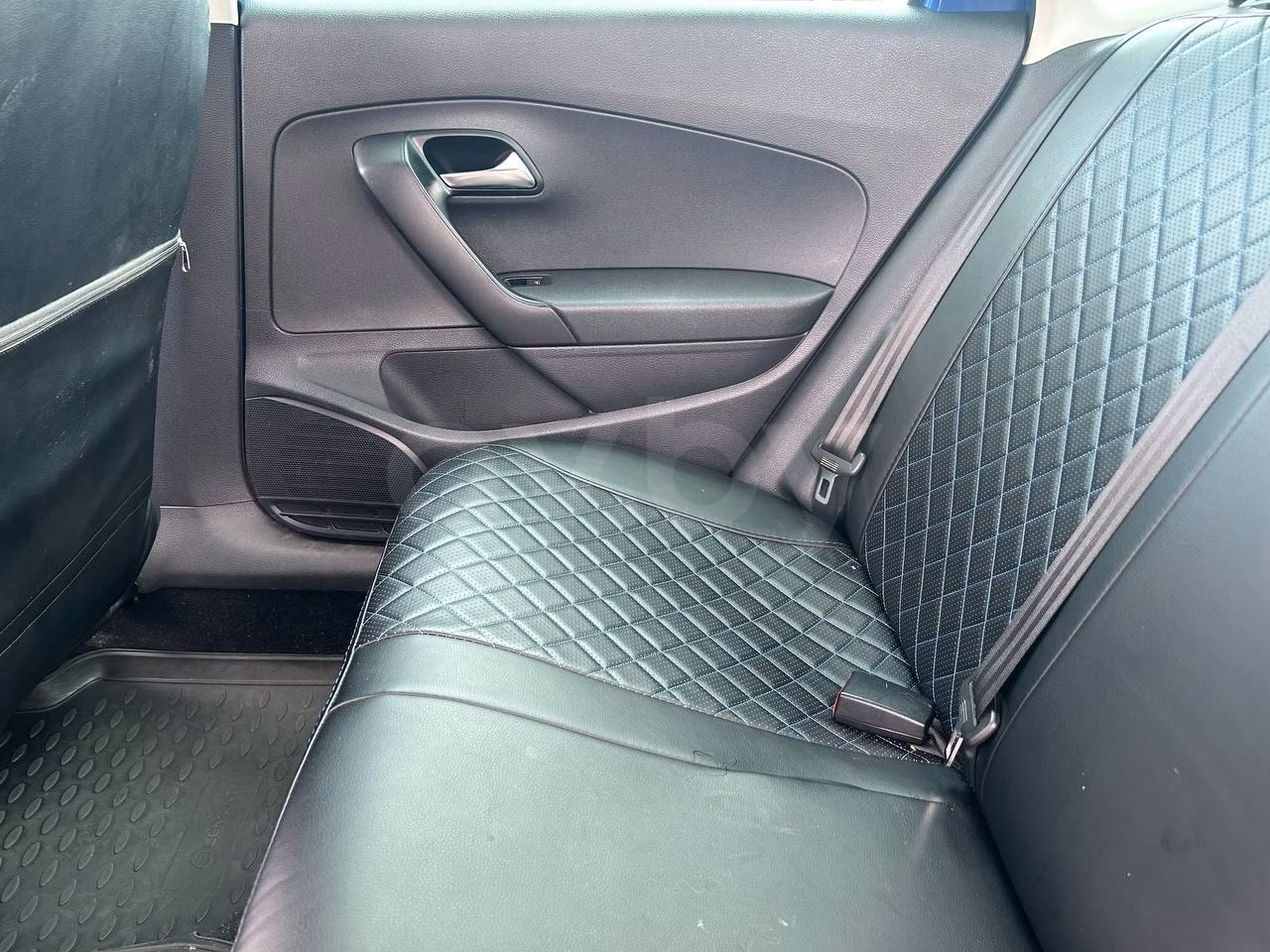 Volkswagen Polo Sedan фото 13