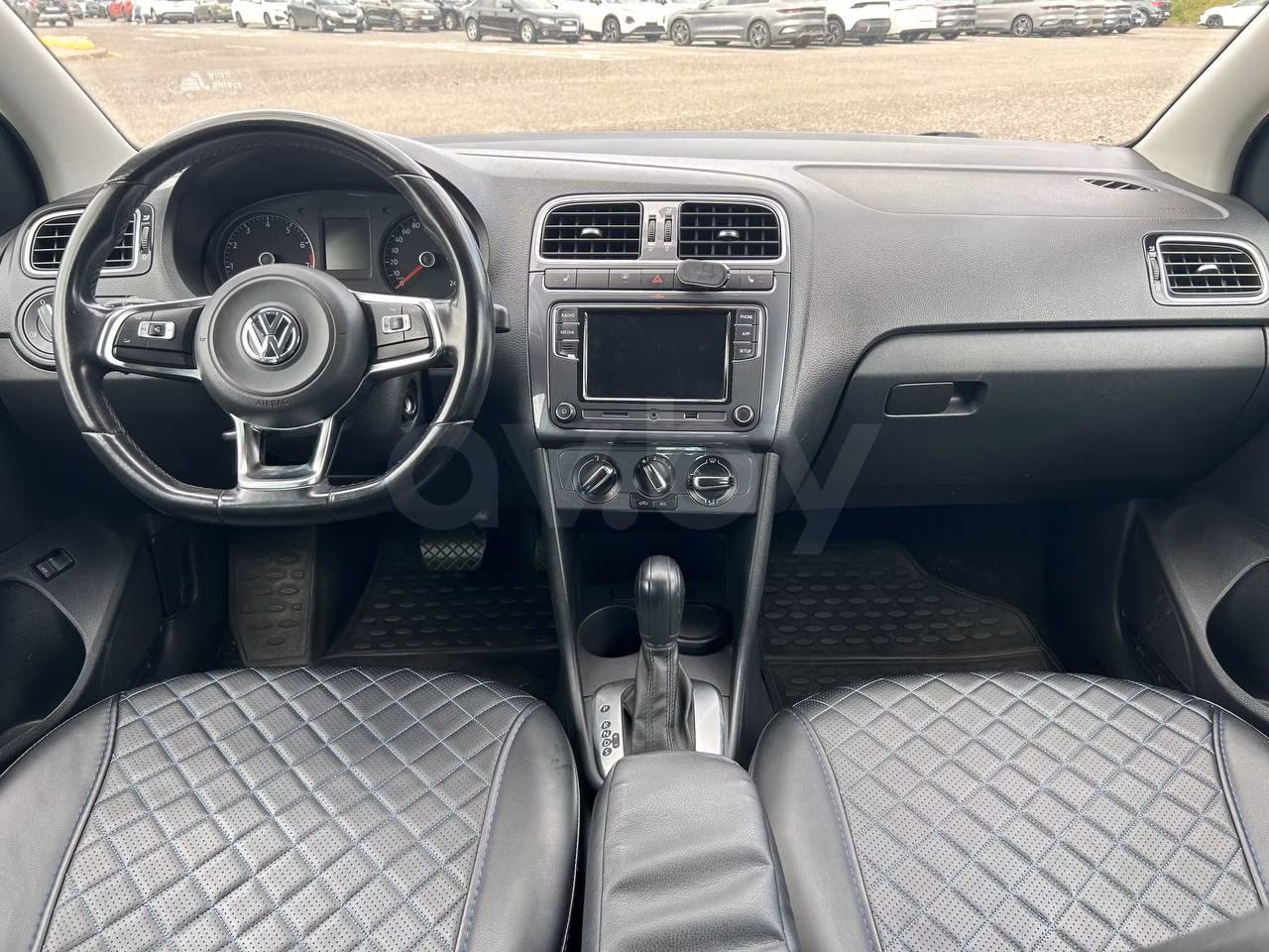 Volkswagen Polo Sedan фото 10