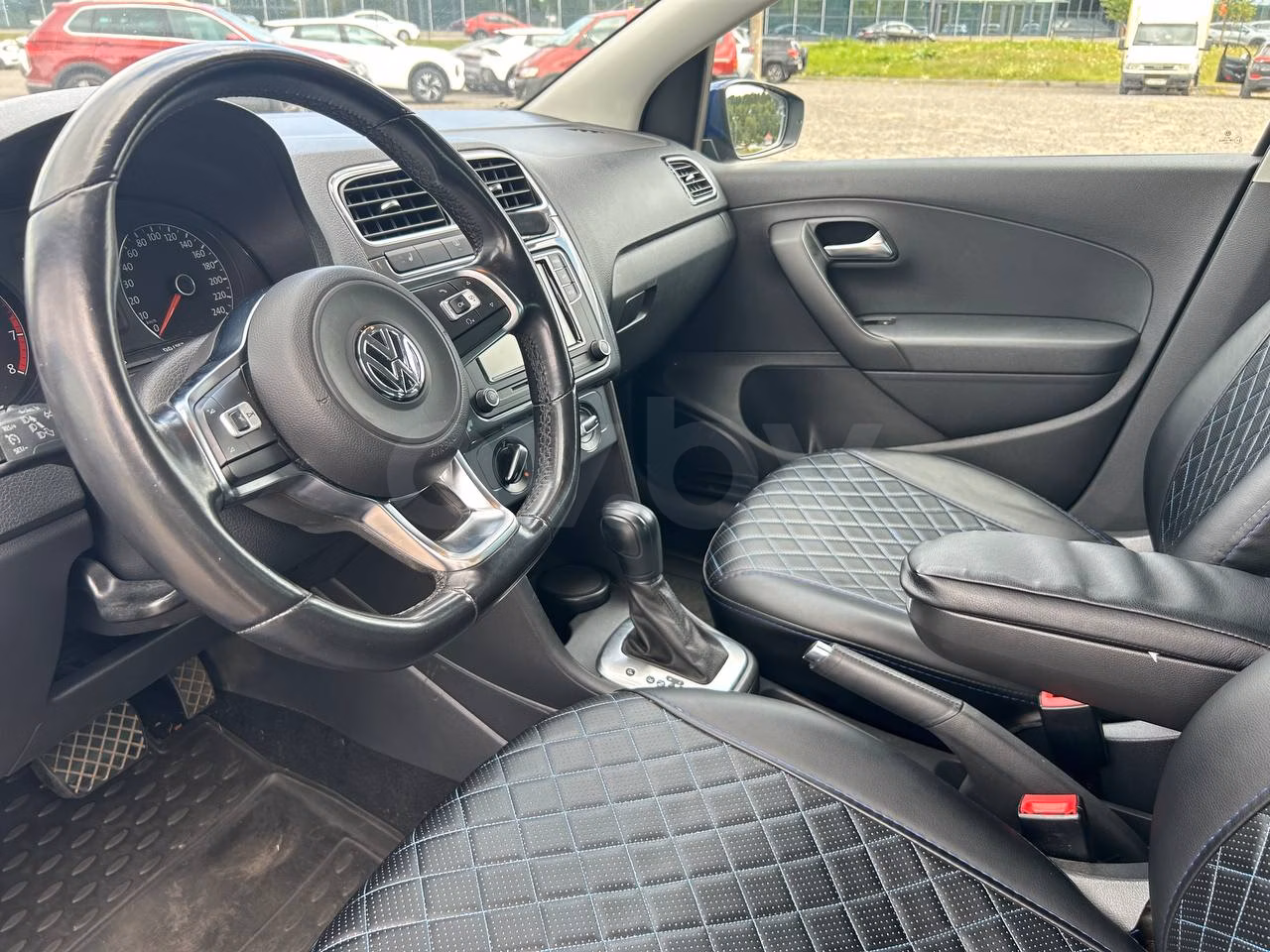 Volkswagen Polo Sedan фото 12