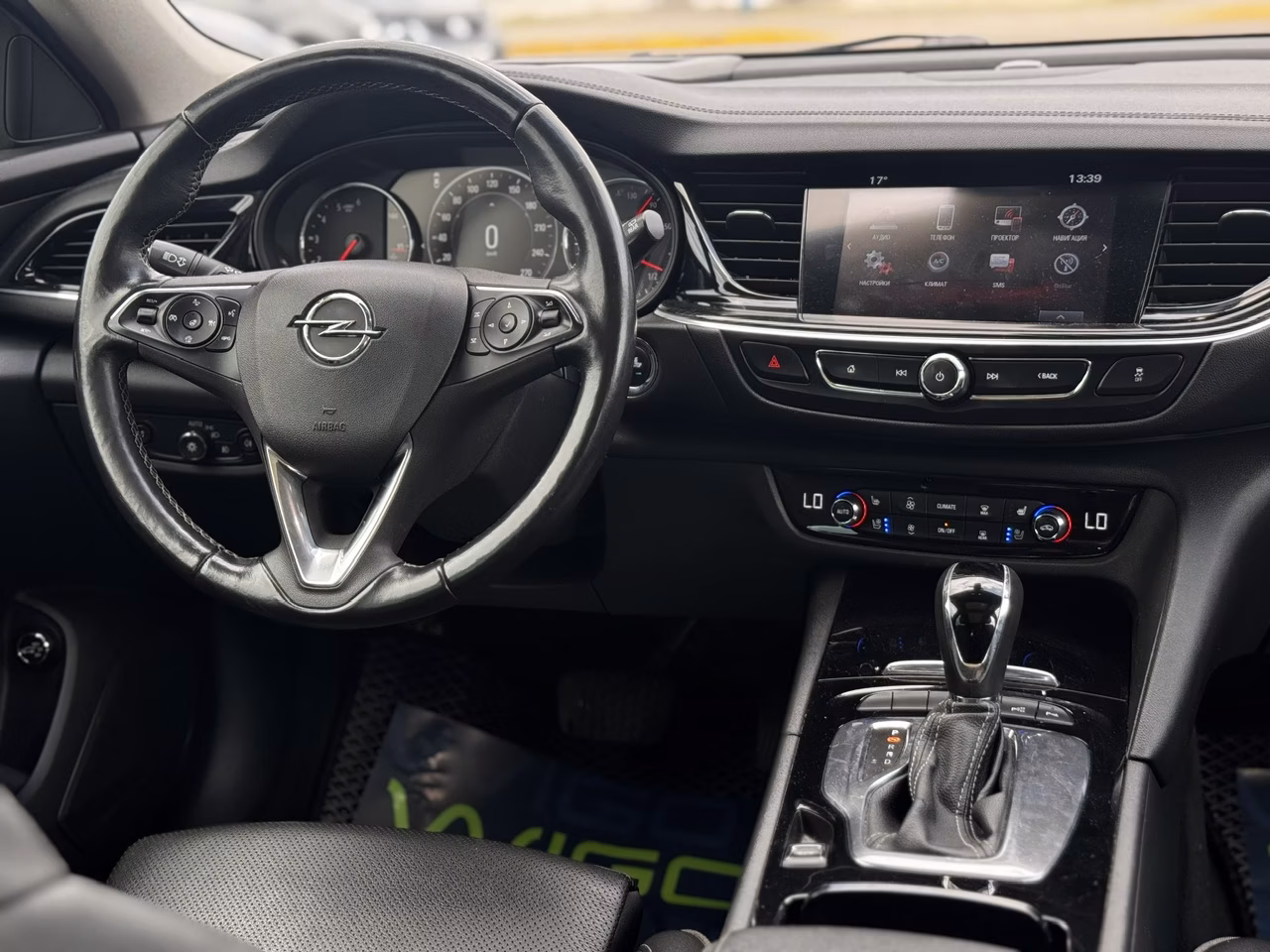Opel Insignia фото 10