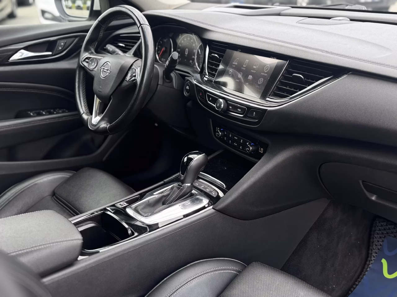 Opel Insignia фото 12
