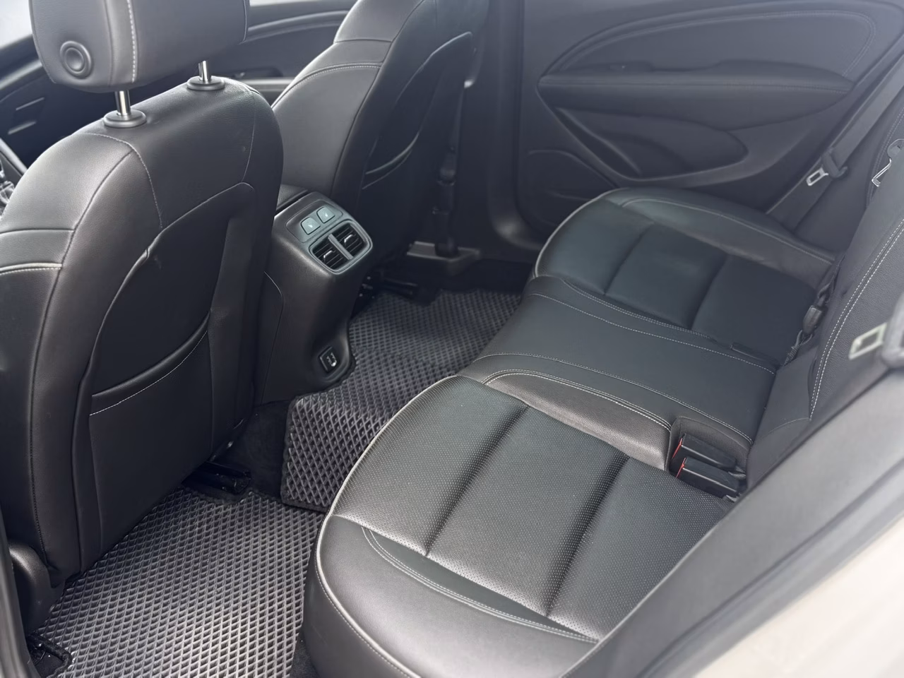 Opel Insignia фото 23