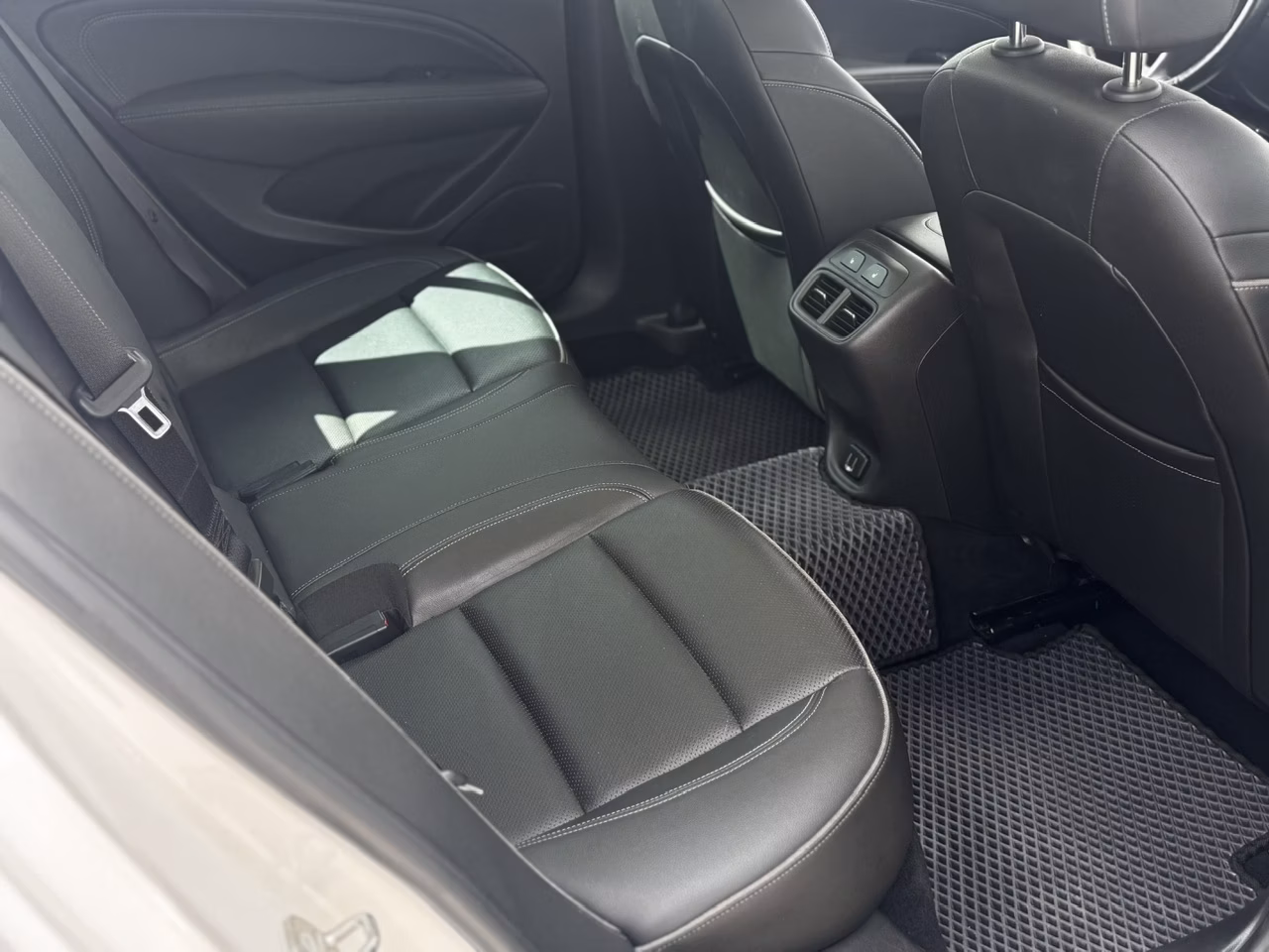 Opel Insignia фото 24