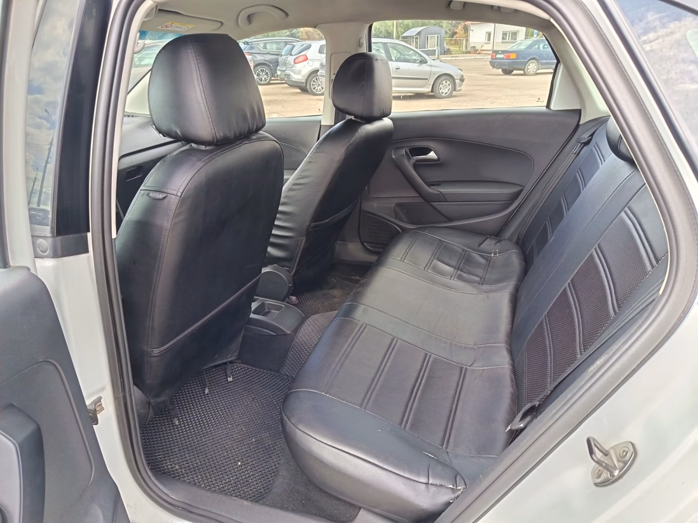 Volkswagen Polo Sedan фото 14