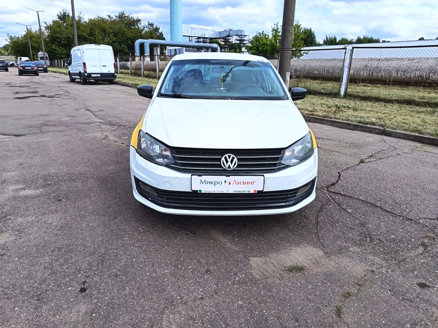 Volkswagen Polo Sedan фото 2