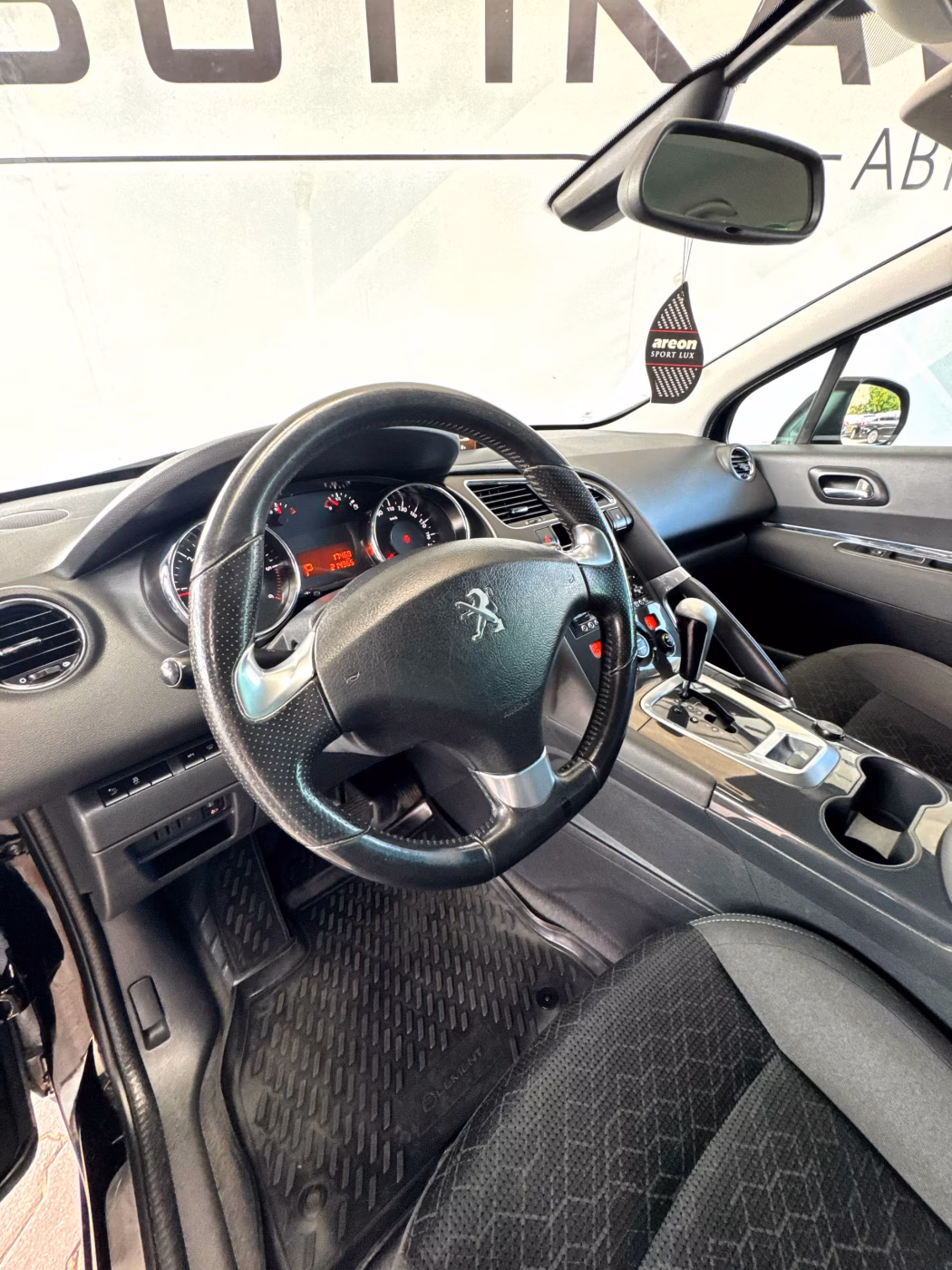 Peugeot 3008 фото 10