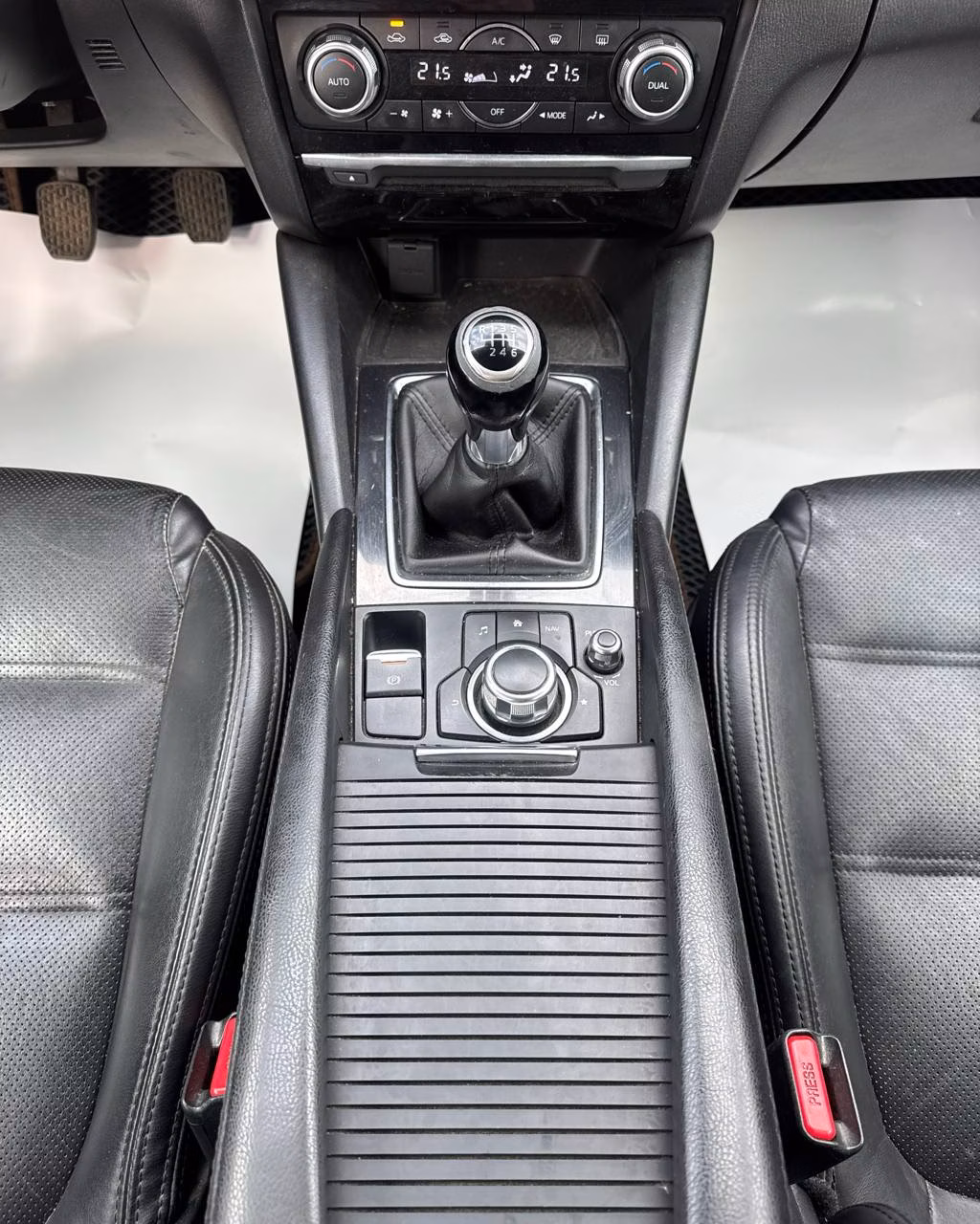 Mazda 6 фото 15