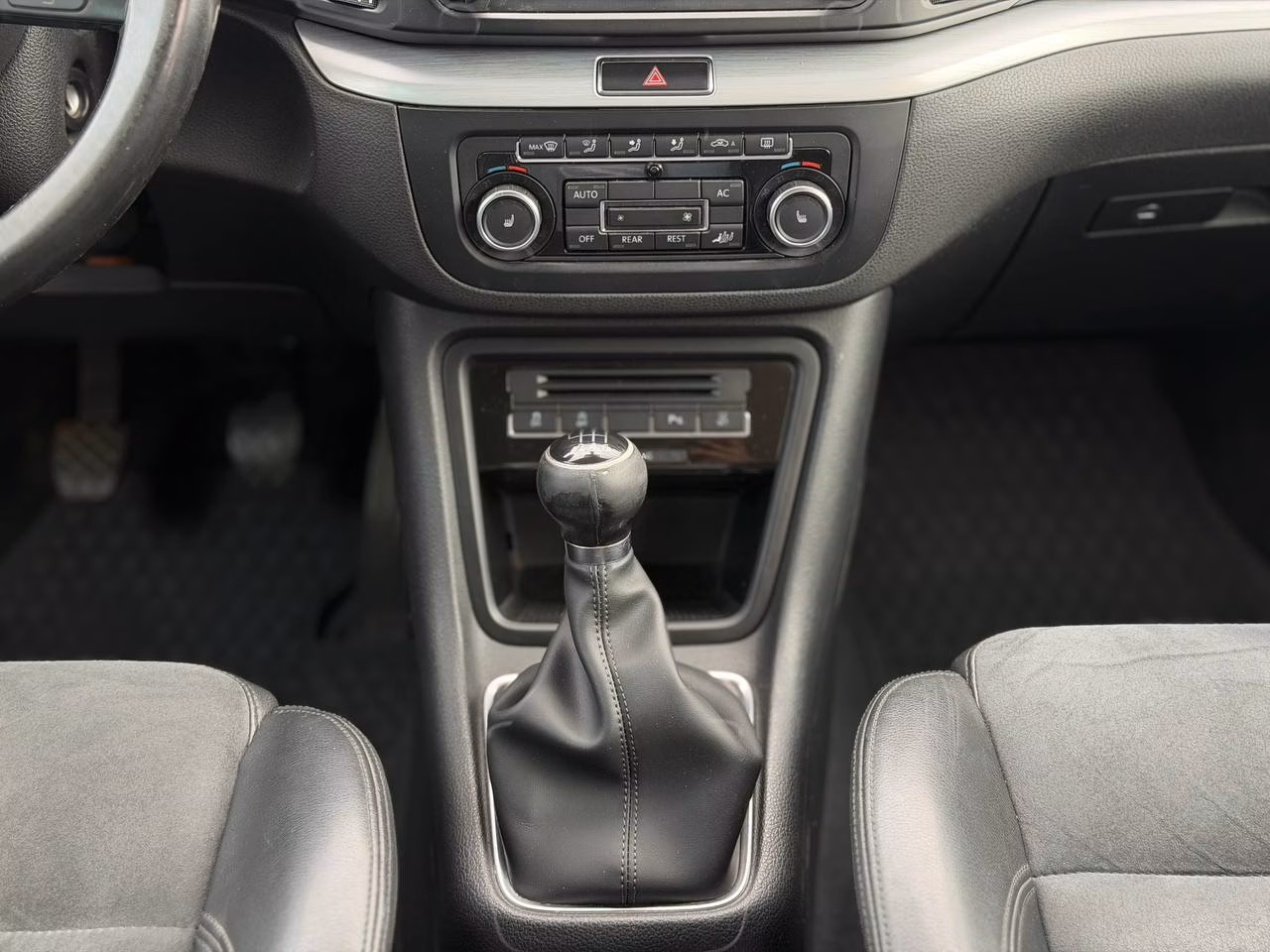 Volkswagen Sharan фото 10