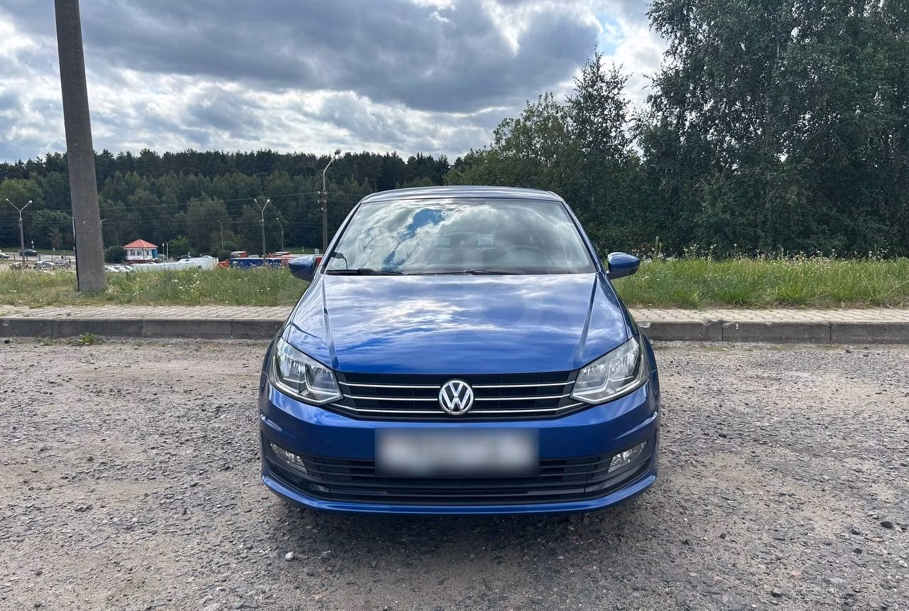 Volkswagen Polo Sedan фото 2