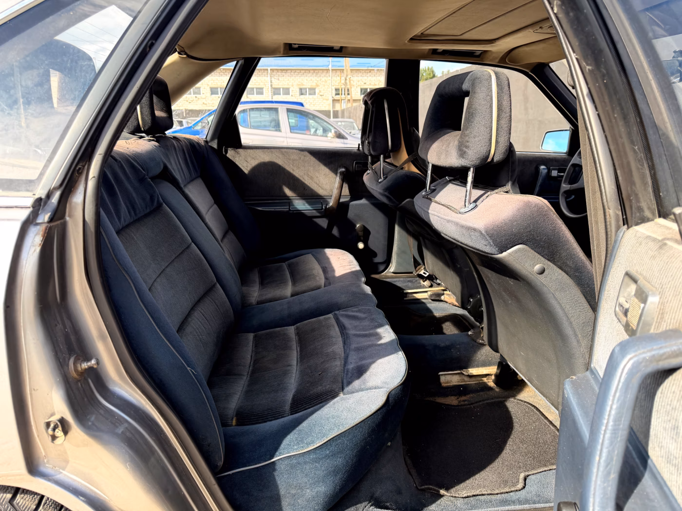 Audi 100 фото 12