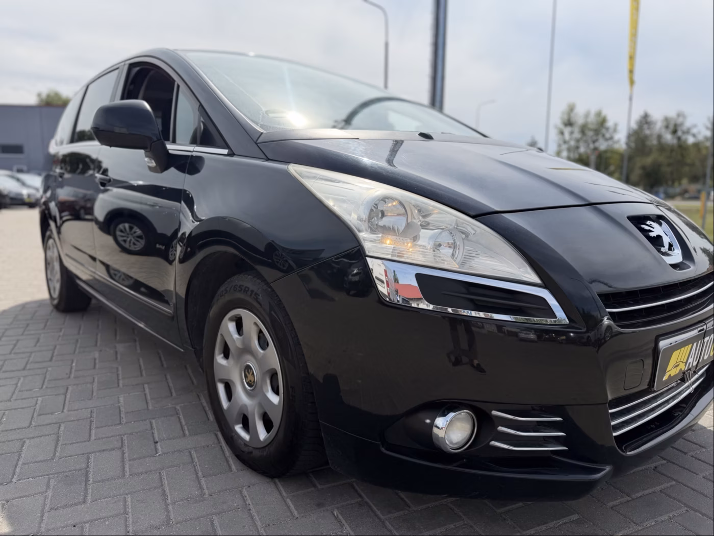 Peugeot 5008 фото 10
