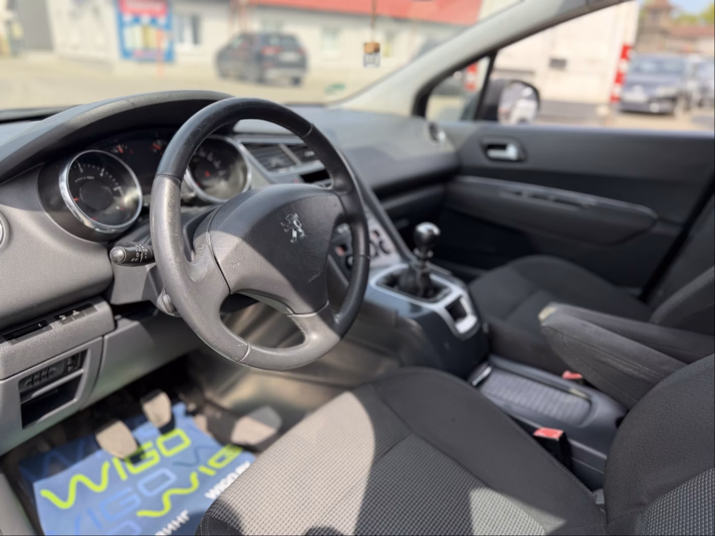 Peugeot 5008 фото 13
