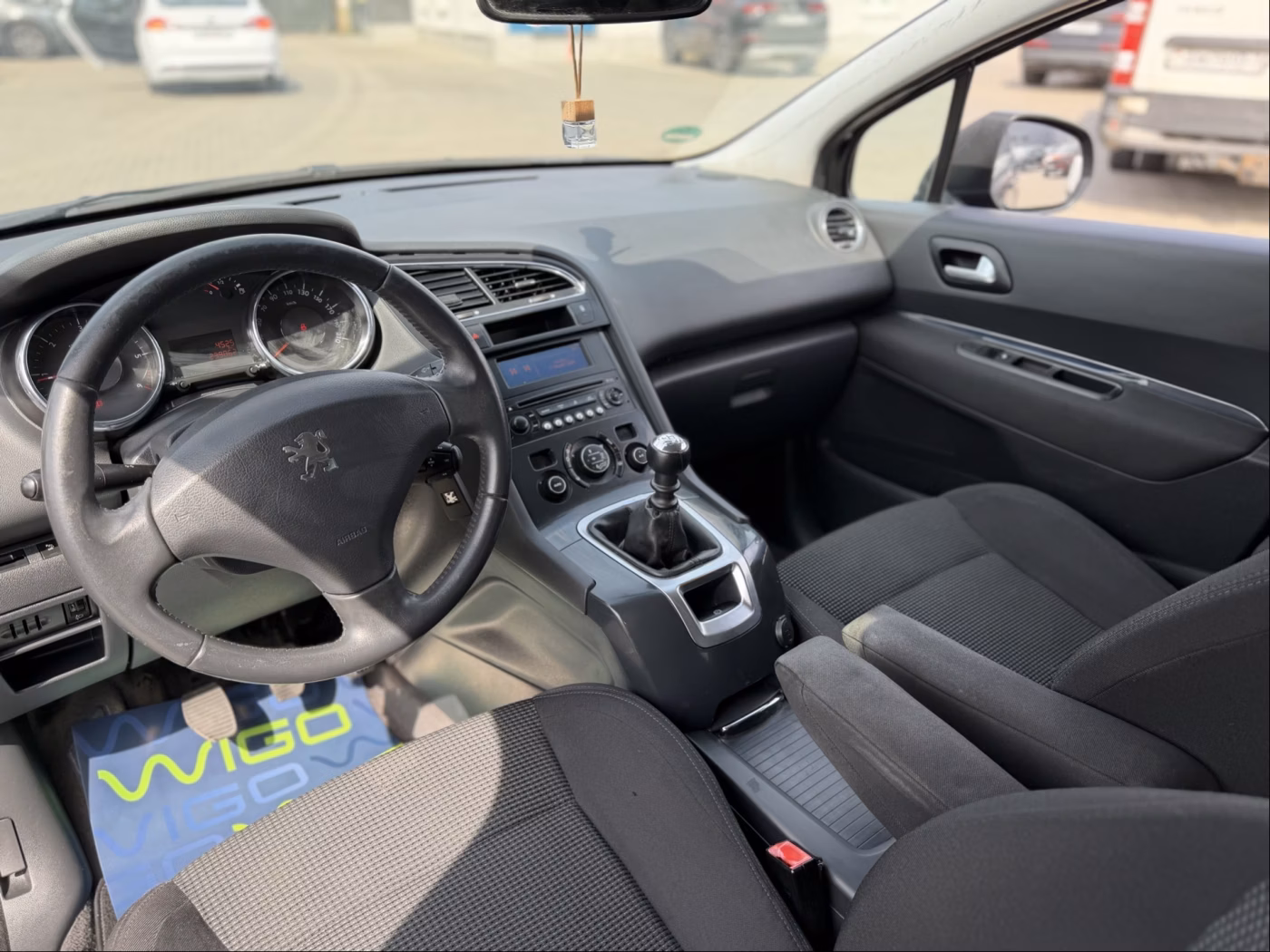 Peugeot 5008 фото 14
