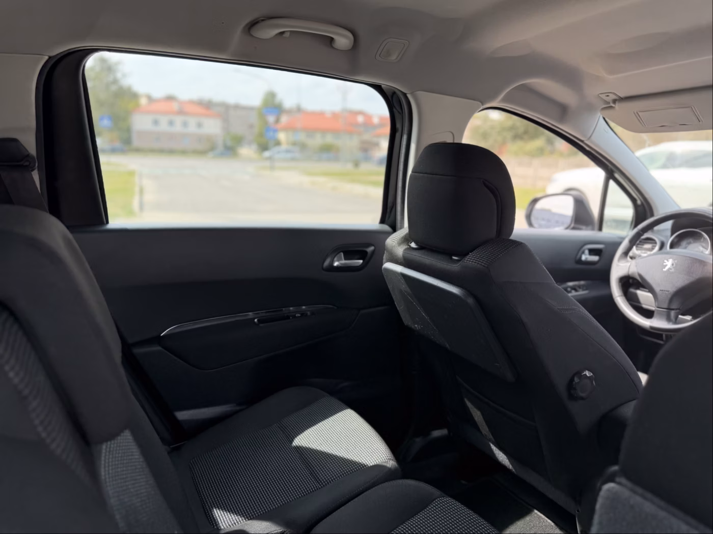 Peugeot 5008 фото 19